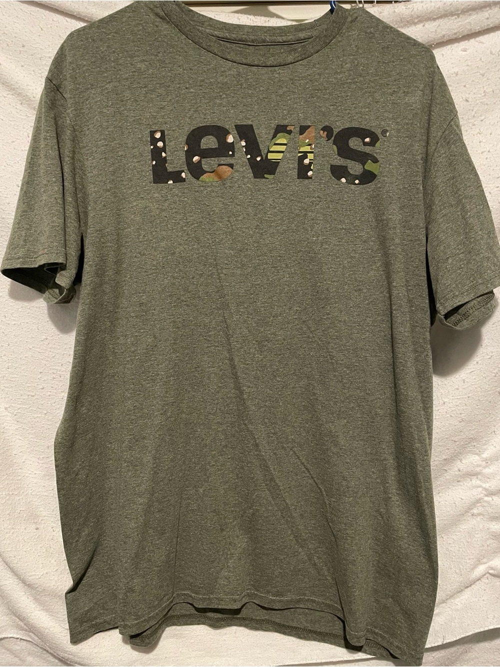Levi's Men's Olive Green Logo Tee with Patterned Lettering large